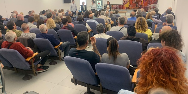 L’Ajuntament explica el canvi de normativa de la Generalitat per flexibilitzar el procés de regularització de Can Carreras