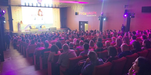 Presents a la setena edició del congrés «Recuwaste» sobre la gestió de recursos i residus