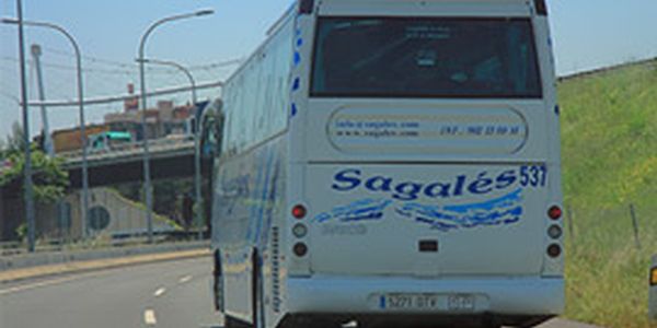 Xavier Amor demana més parades de bus a Pineda en la nova línia Maresme Nord-Barcelona i un servei cap a Girona mentre no hi hagi circulació de trens