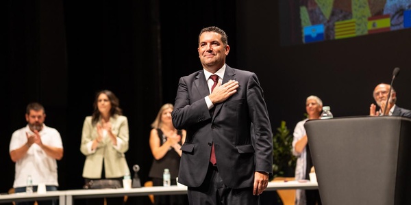 Xavier Amor s’acomiada de l’alcaldia de Pineda en un emotiu Ple celebrat a L’Auditori