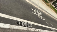 El carril bici connecta l’estació de RENFE fins a l’Institut Pineda